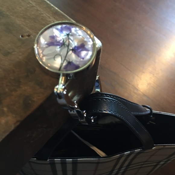 Stay Safe Bag holder keep your bag clean and safe - Picture 4 of 4